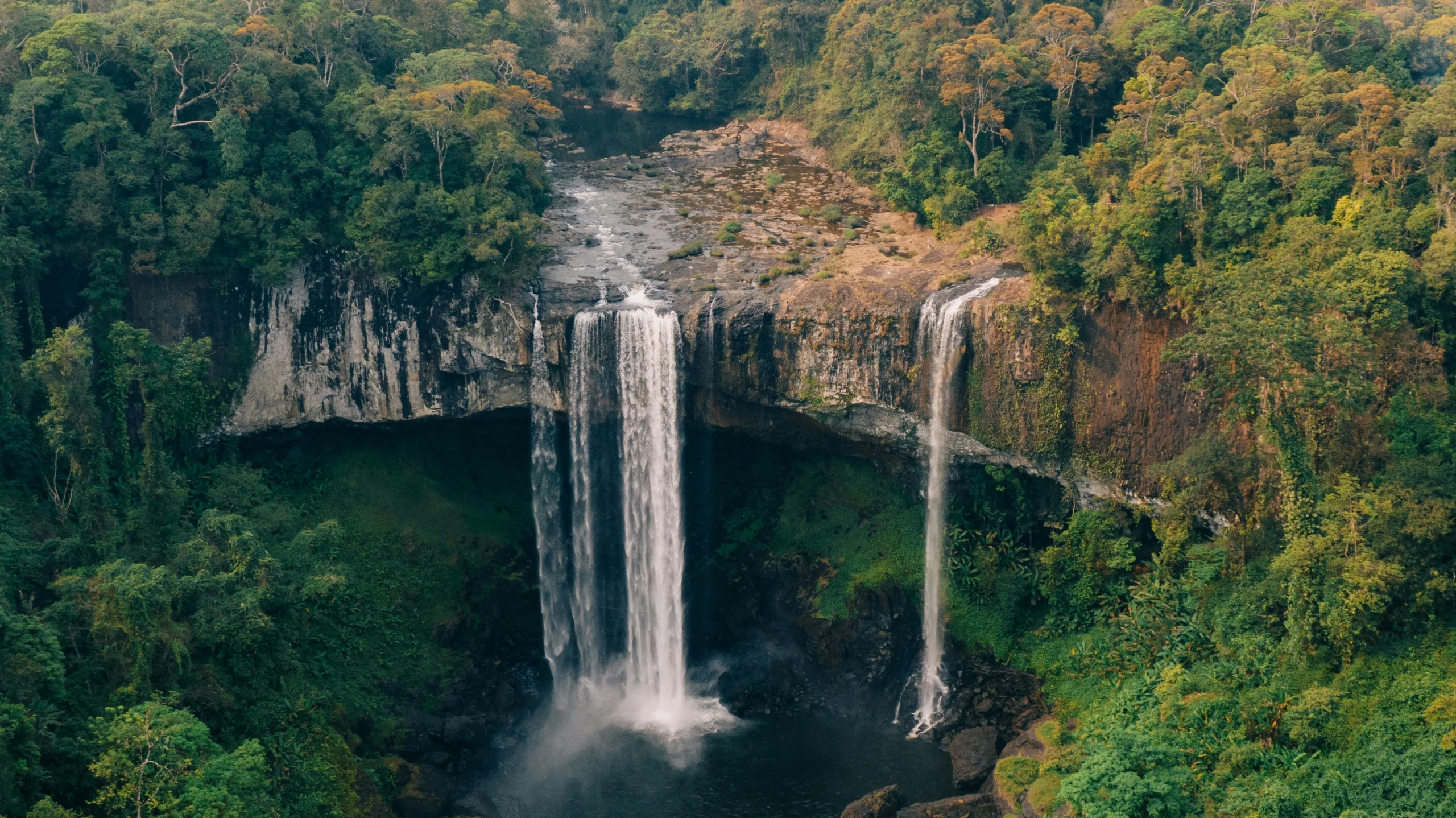 VALLEYS OF THE EMERALD MIST: A 6-DAY PRIVATE LIMOUSINE JOURNEY THROUGH NINH BINH, PU LUONG & MAI CHAU